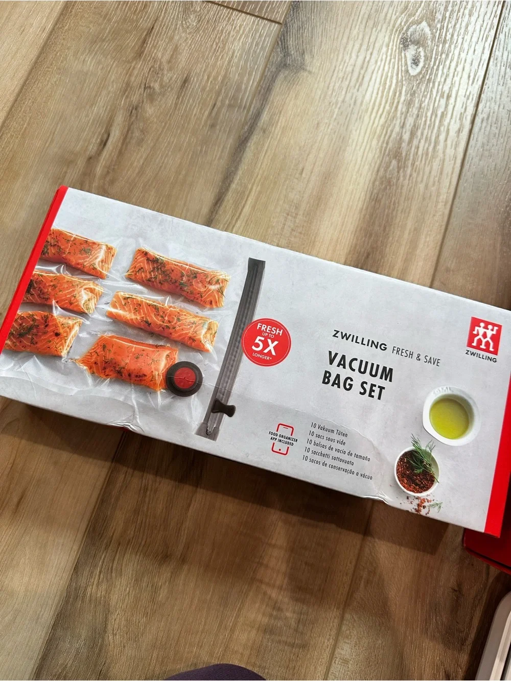 ZWILLING Fresh & Save 7-Piece Vacuum Sealer Starter Set w/Bags and Wine sealer